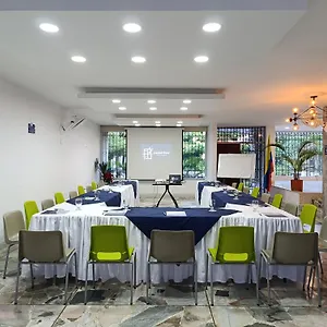 https://casa-santa-monica.cali-hotels.com