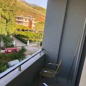 Hotel Divers Radhimë